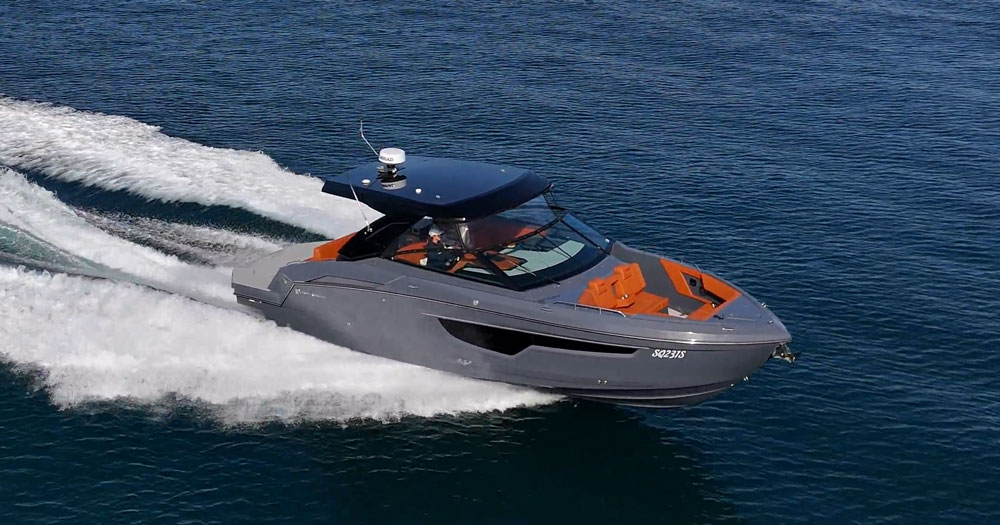 The Cruisers 34GLS is also available as the 34 GLS OB (outboard model)