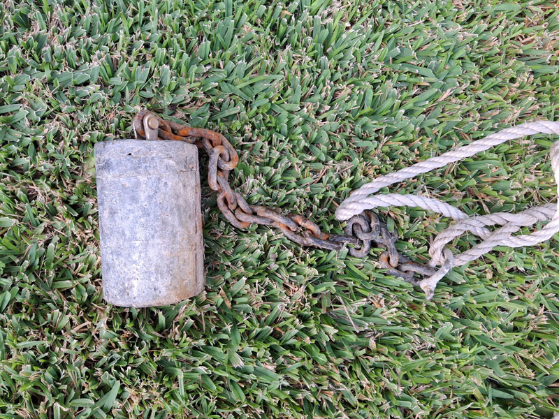 The author uses this simple lead weight in his tinny and paddle boat in shallow water