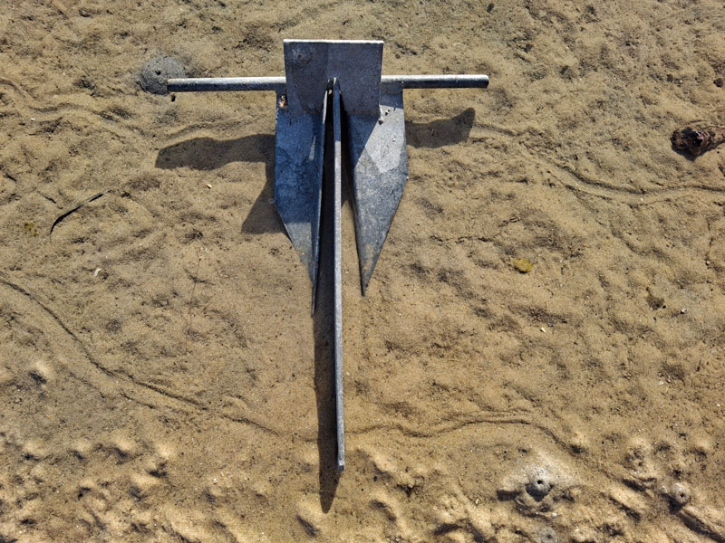 The old faithful sand anchor with two sharp tips