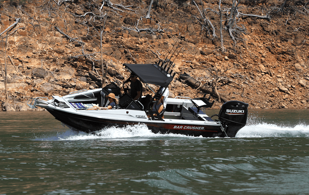The 615BR is a high performance sports boat with a comfortable forward lounge
