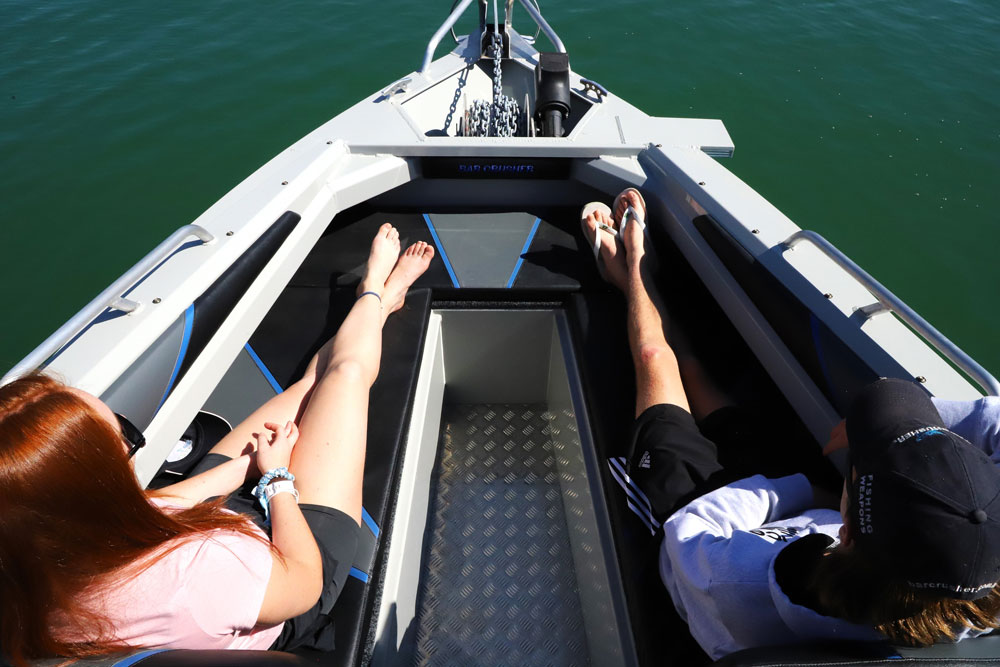 The 670BR is a triple duty plate aluminium functional dual console that quickly converts fishing to fun