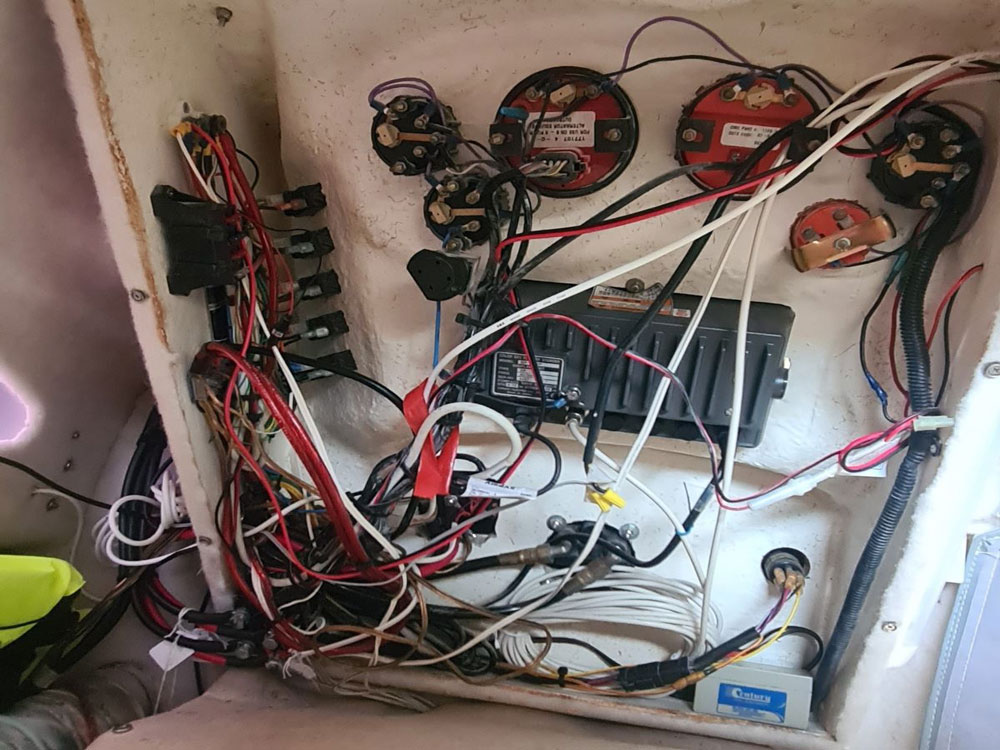 BOAT ELECTRICAL WIRING